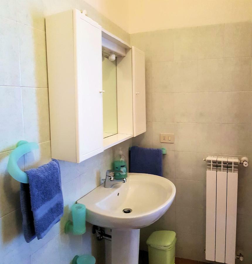 Case In Campagna Con Piscina A Todi Luaran gambar