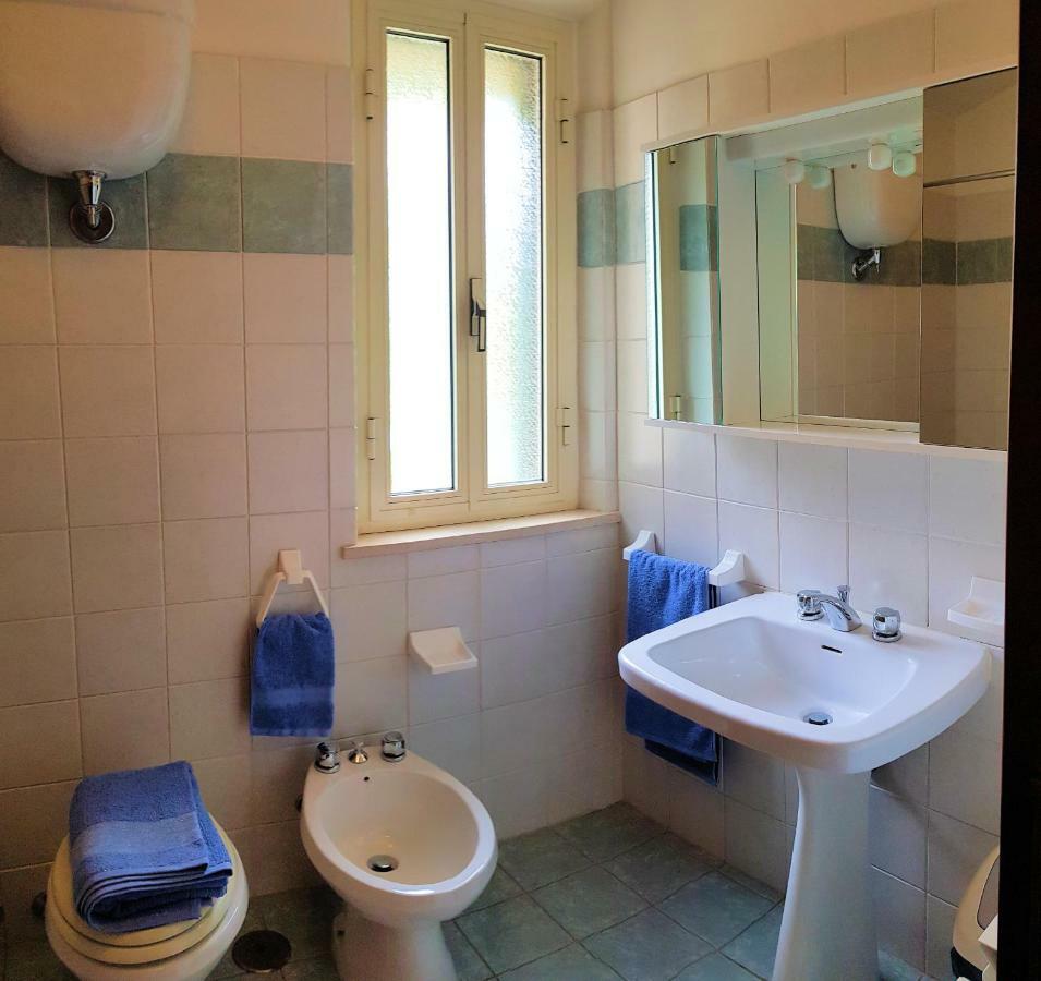 Case In Campagna Con Piscina A Todi Luaran gambar